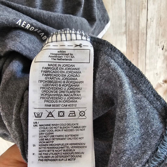 Adidas Gray Active Top Size M - Picture 7 of 7